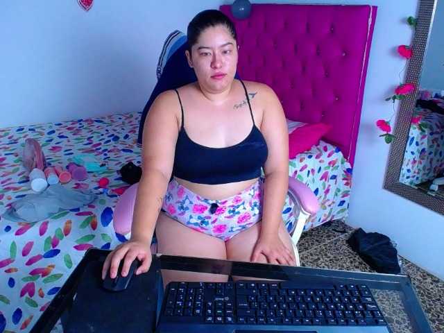 Live sex webcam photo for LittleFlower1 #290855702