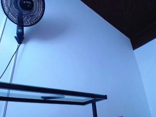 Live sex webcam photo for LittleFlower1 #290872314