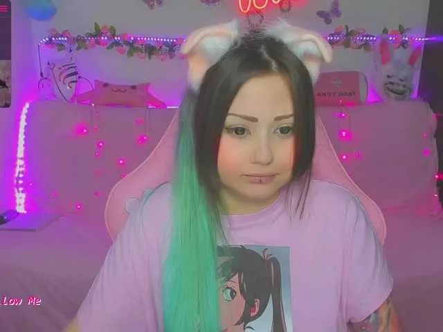 Live sex webcam photo for LittleKitsune #273973292