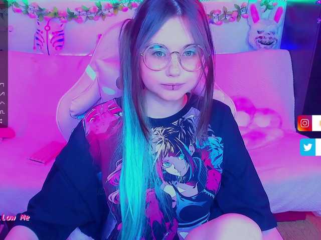 Live sex webcam photo for LittleKitsune #275716583