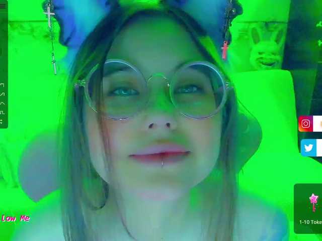 Live sex webcam photo for LittleKitsune #275730687