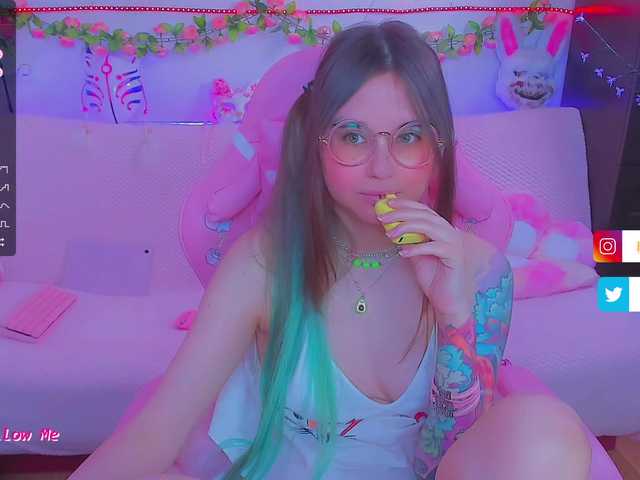 Live sex webcam photo for LittleKitsune #275829432