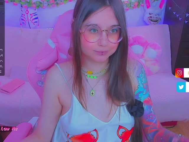 Live sex webcam photo for LittleKitsune #275848597