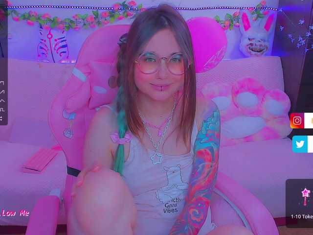 Live sex webcam photo for LittleKitsune #275893804