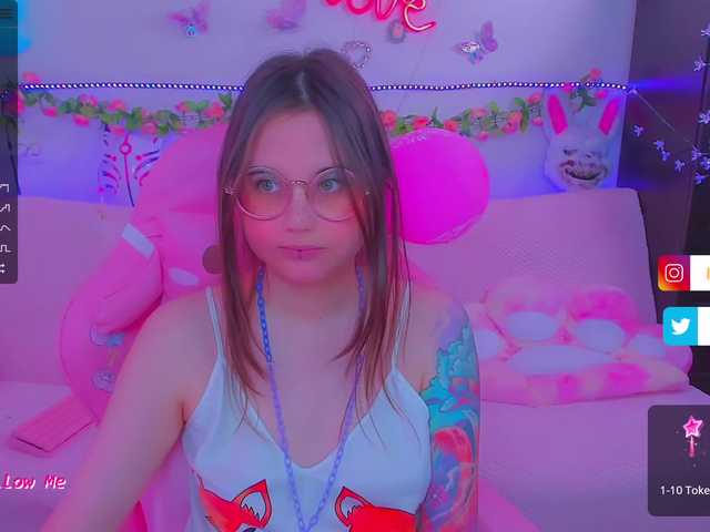 Live sex webcam photo for LittleKitsune #275940644