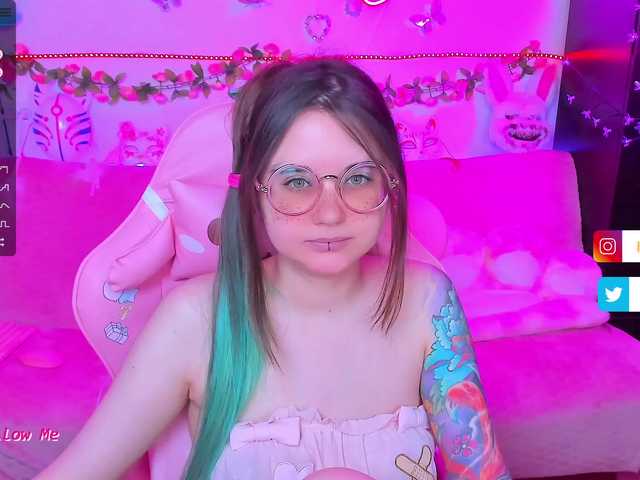 Live sex webcam photo for LittleKitsune #276014289