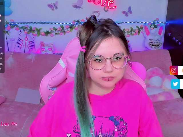 Live sex webcam photo for LittleKitsune #276037770