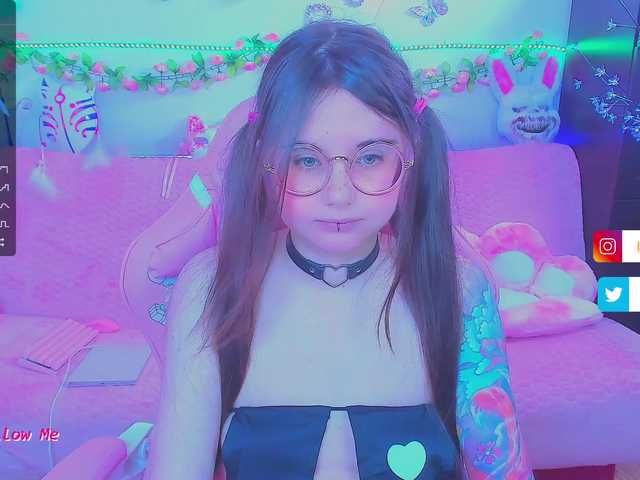 Live sex webcam photo for LittleKitsune #276089744