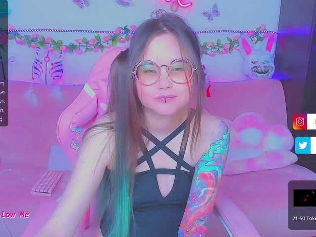 Live sex webcam photo for LittleKitsune #276109101