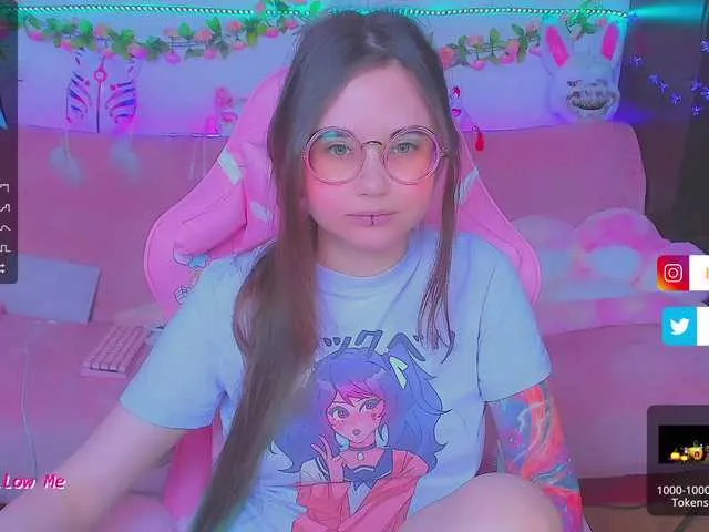 Live sex webcam photo for LittleKitsune #276124443