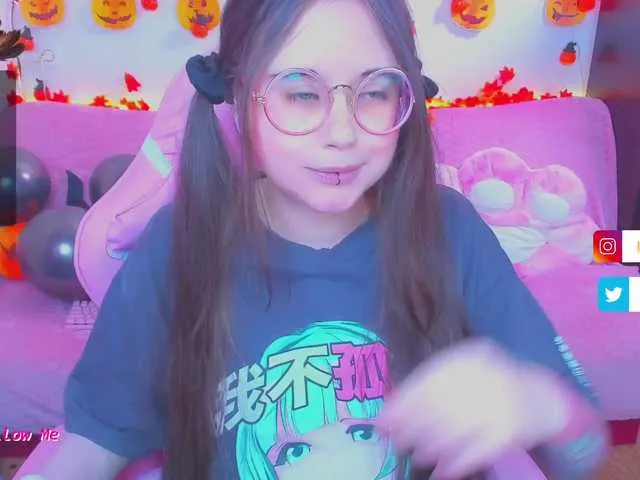 Live sex webcam photo for LittleKitsune #276594507