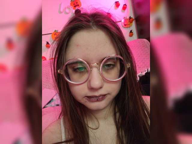 Live sex webcam photo for LittleKitsune #276781270