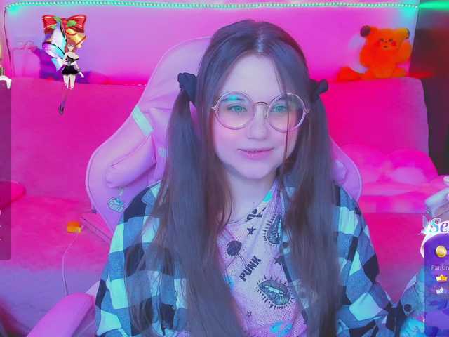 Live sex webcam photo for LittleKitsune #276908922