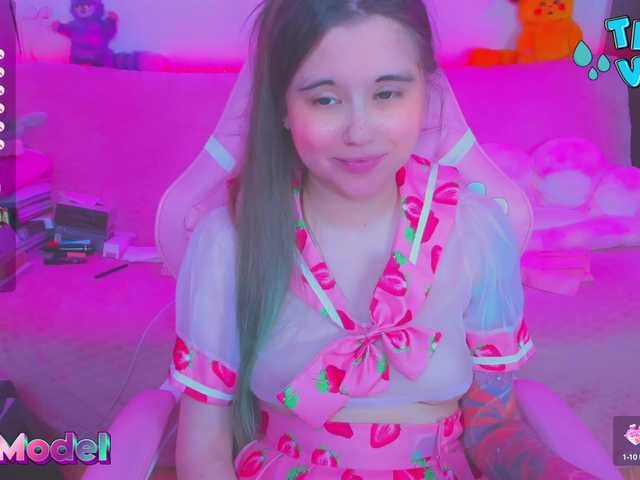 Live sex webcam photo for LittleKitsune #277908530