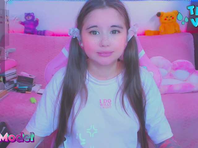 Live sex webcam photo for LittleKitsune #277921414