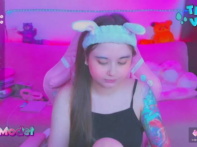 Live sex webcam photo for LittleKitsune #278084747