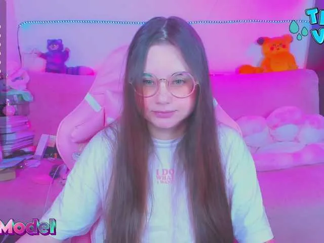 Live sex webcam photo for LittleKitsune #287846003