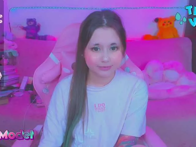 Live sex webcam photo for LittleKitsune #288070621