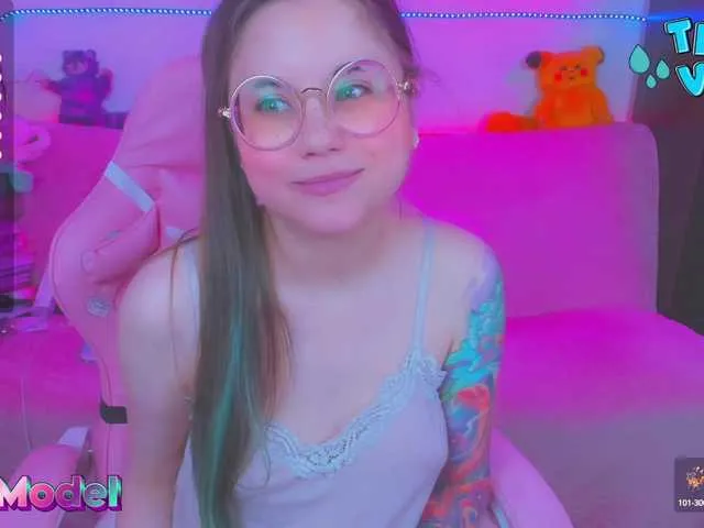 Live sex webcam photo for LittleKitsune #288336312