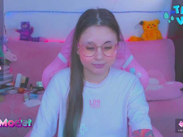 Live sex webcam photo for LittleKitsune #289317890