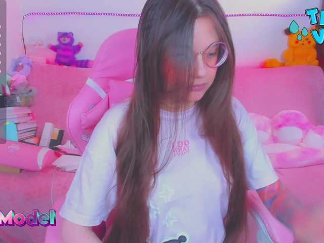 Live sex webcam photo for LittleKitsune #289557829