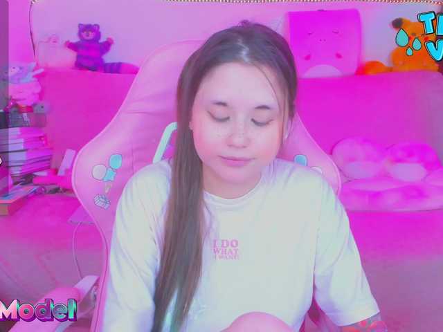 Live sex webcam photo for LittleKitsune #289942878