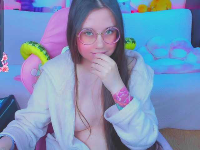 Live sex webcam photo for LittleKitsune #290369951