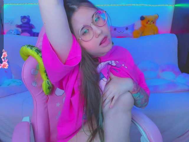 Live sex webcam photo for LittleKitsune #290376876