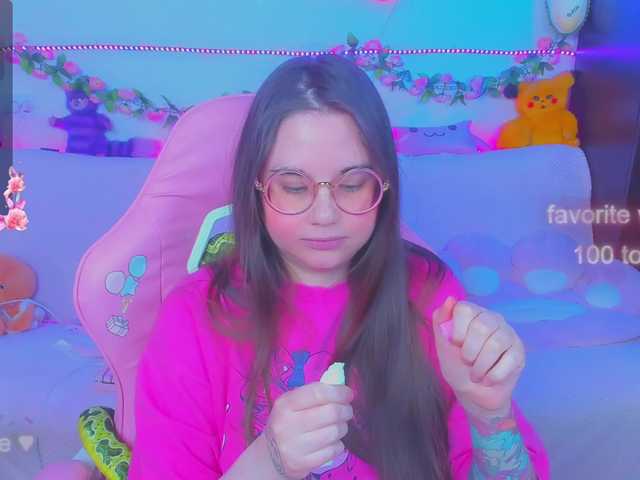 Live sex webcam photo for LittleKitsune #290752262