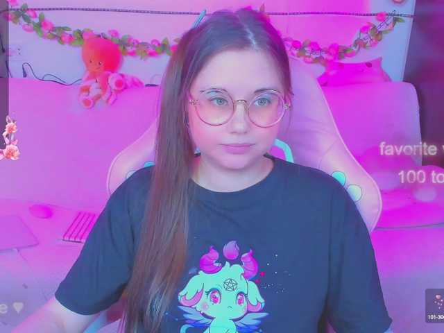 Live sex webcam photo for LittleKitsune #291146902