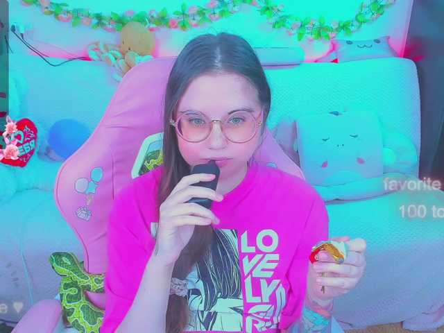 Live sex webcam photo for LittleKitsune #291571525