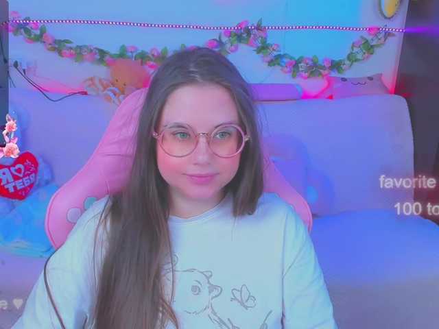 Live sex webcam photo for LittleKitsune #291677358