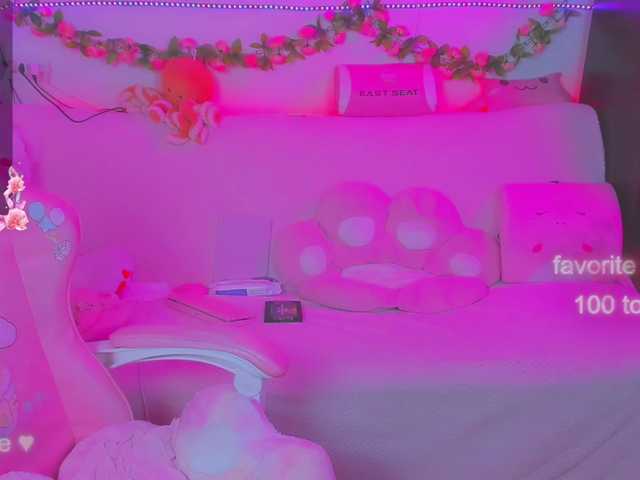 Live sex webcam photo for LittleKitsune #291688910