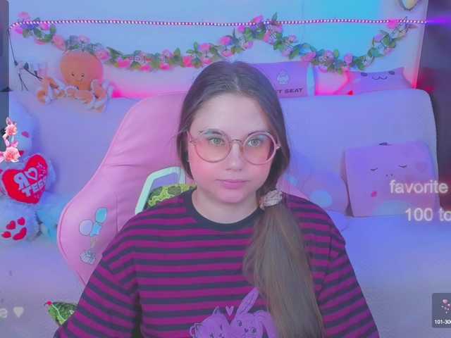 Live sex webcam photo for LittleKitsune #291779310