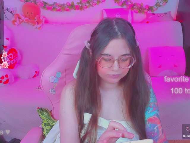 Live sex webcam photo for LittleKitsune #291807103