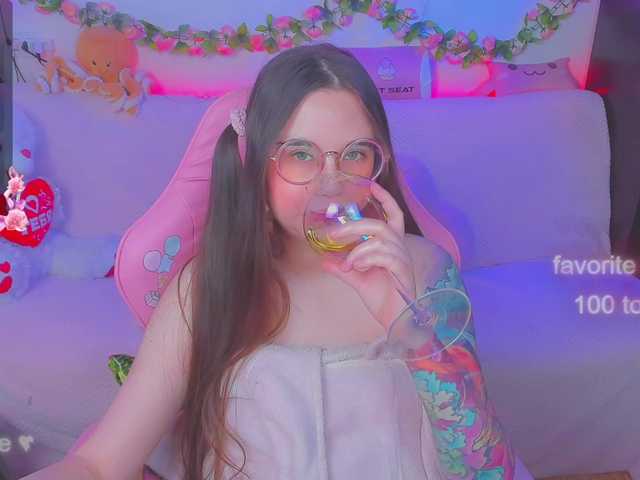 Live sex webcam photo for LittleKitsune #291867947