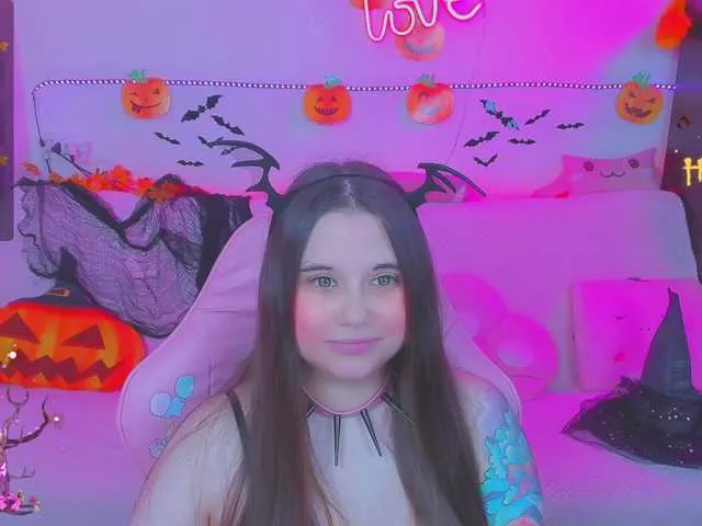 Live sex webcam photo for LittleKitsune #292178349