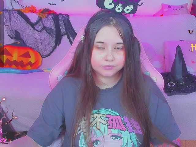 Live sex webcam photo for LittleKitsune #292371325