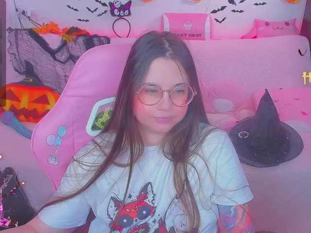 Live sex webcam photo for LittleKitsune #292384611