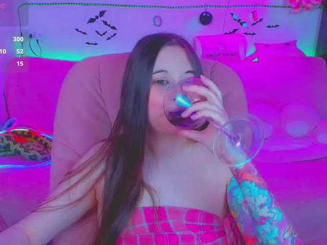Live sex webcam photo for LittleKitsune #293582660