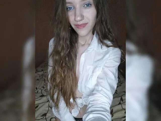 Live sex webcam photo for LittleMiracle #272897517