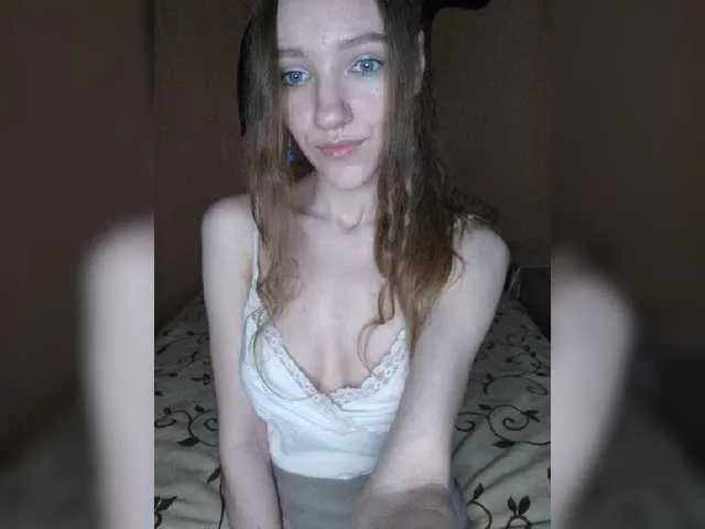 Live sex webcam photo for LittleMiracle #272920647