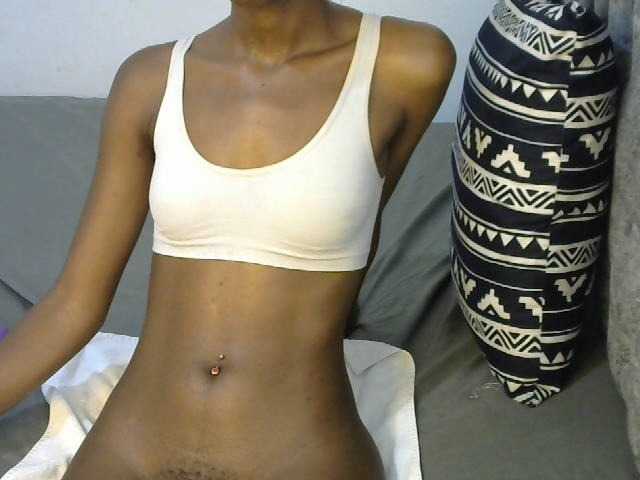 Live sex webcam photo for LittleMisscharming #291014230