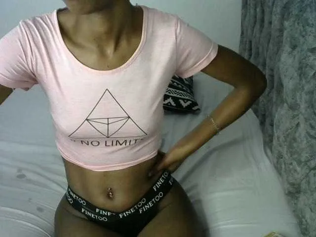 Live sex webcam photo for LittleMisscharming #291104404