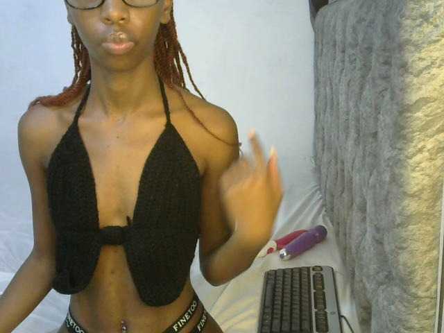 Live sex webcam photo for LittleMisscharming #291231139