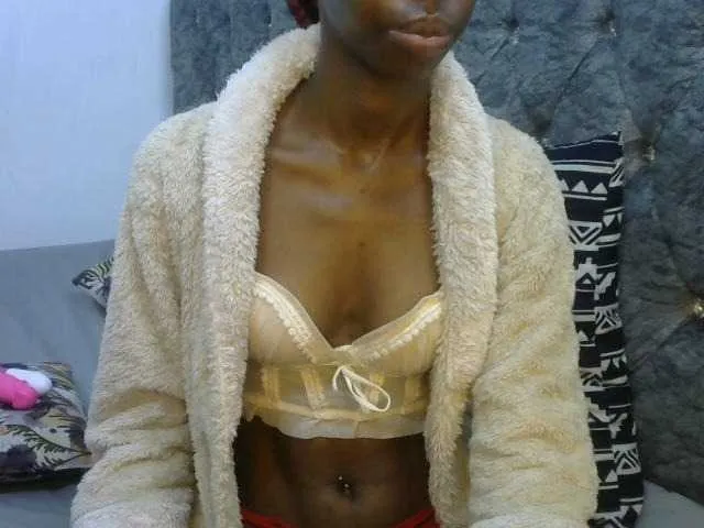 Live sex webcam photo for LittleMisscharming #291686516