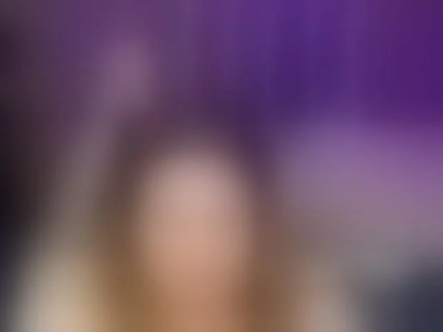 Live sex webcam photo for LittleNicolee #293752337