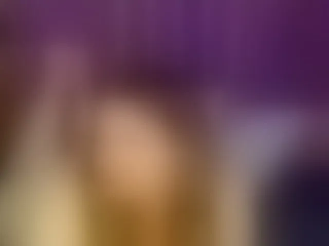 Live sex webcam photo for LittleNicolee #293755247