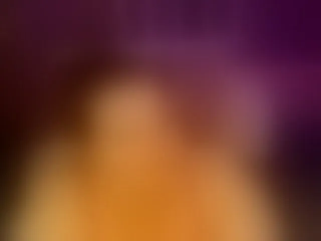 Live sex webcam photo for LittleNicolee #293846051