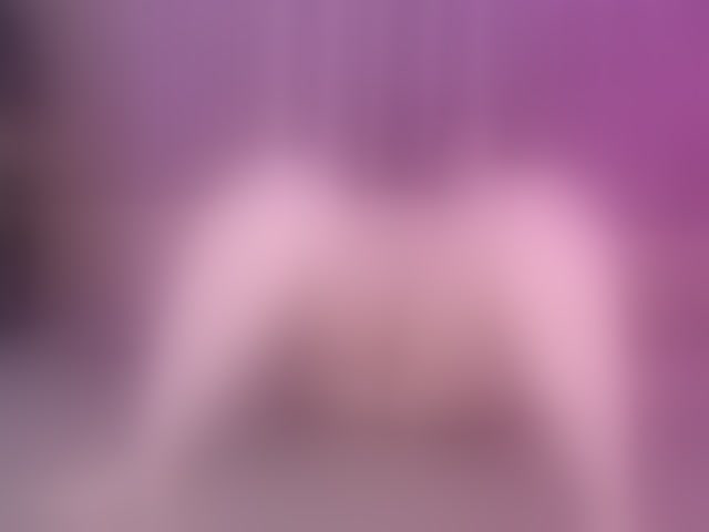 Live sex webcam photo for LittleNicolee #294035815